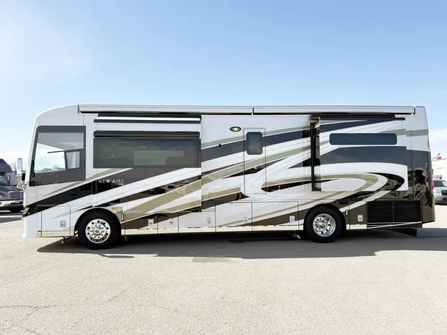 2022 Newmar New Aire 3543 | Photo 21 of 31