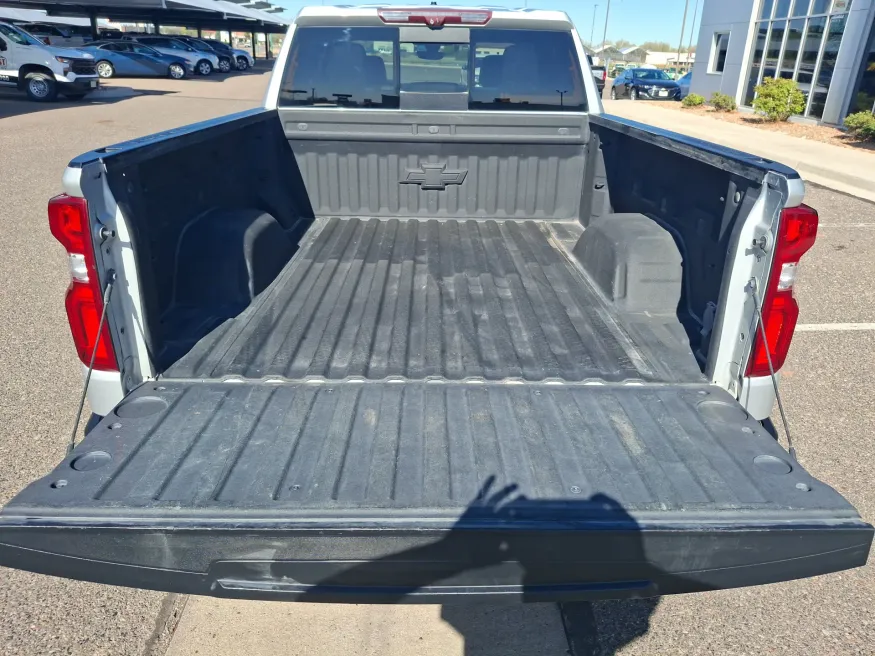 2020 Chevrolet Silverado 1500 LTZ | Photo 8 of 23