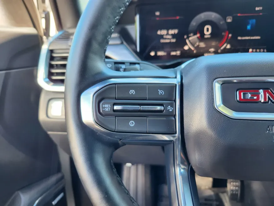 2025 GMC Acadia AWD Elevation | Photo 24 of 29