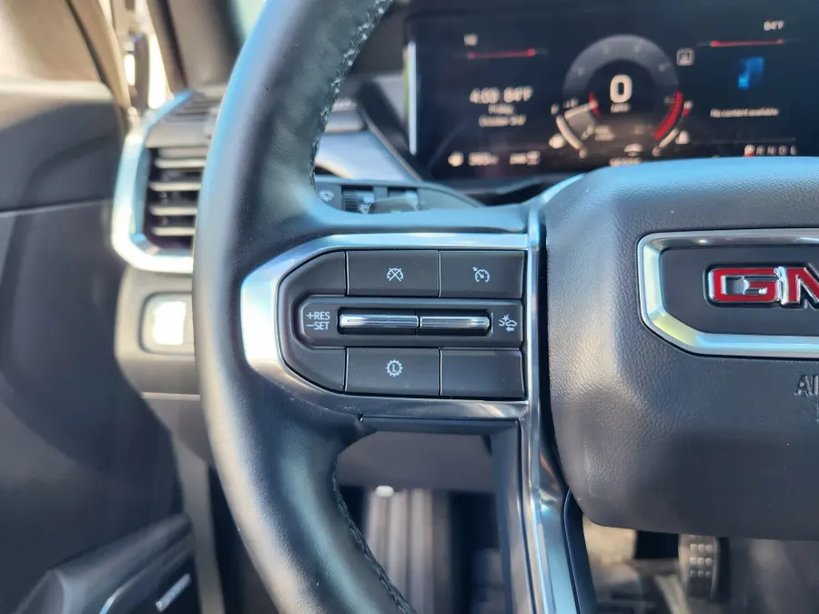 2025 GMC Acadia AWD Elevation | Photo 24 of 29