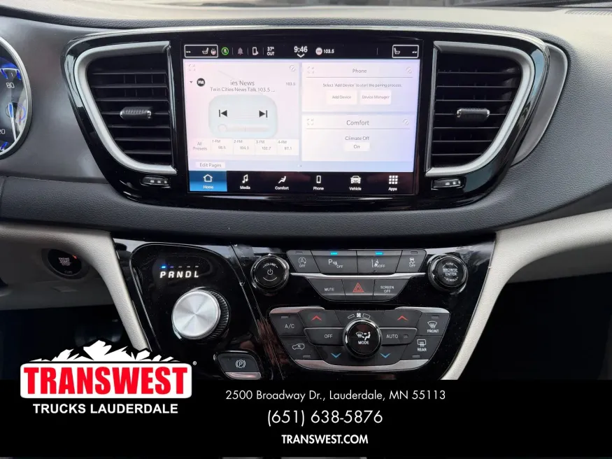 2024 Chrysler Pacifica Touring L | Photo 12 of 24