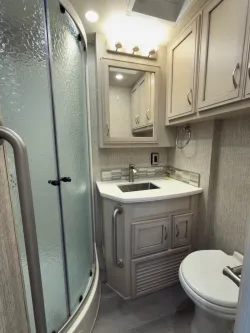 2022 Newmar Canyon Star 3927 | Thumbnail Photo 21 of 28