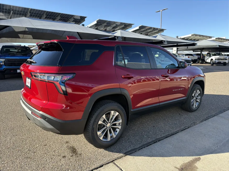 2026 Chevrolet Equinox AWD LT | Photo 4 of 18
