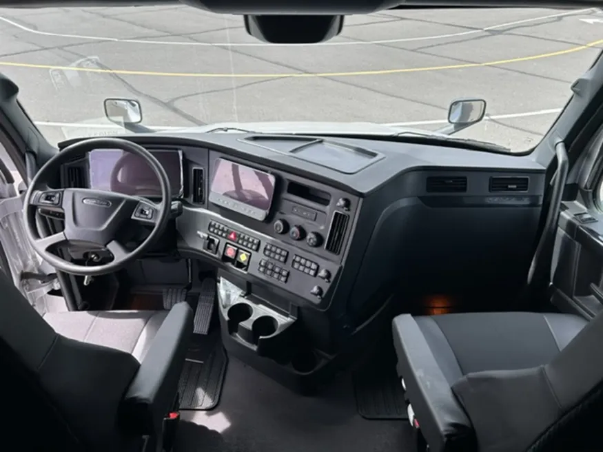 2026 Freightliner PJ126SLP | Photo 16 of 19