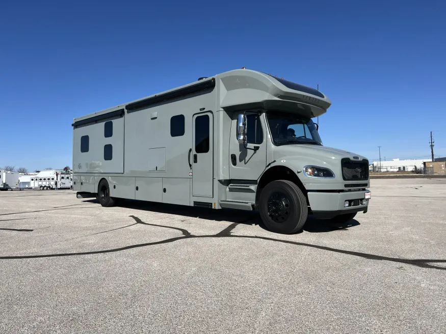 2026 Renegade Verona 40VBH | Photo 6 of 54