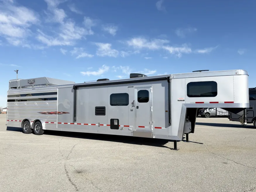 2026 Logan Coach Select 814 Stock Combo | Photo 1 of 25