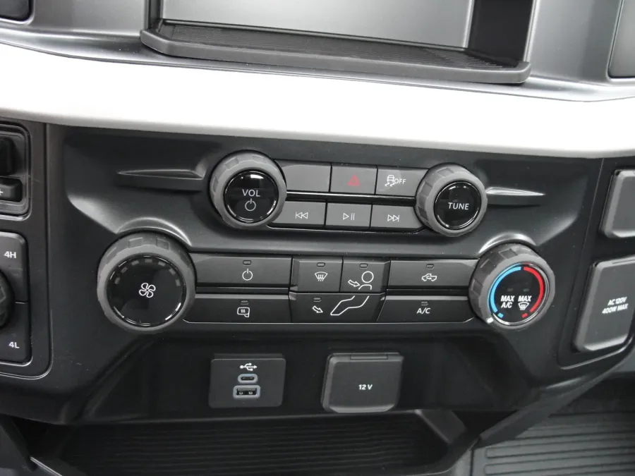 2026 Ford F-350 | Photo 11 of 14