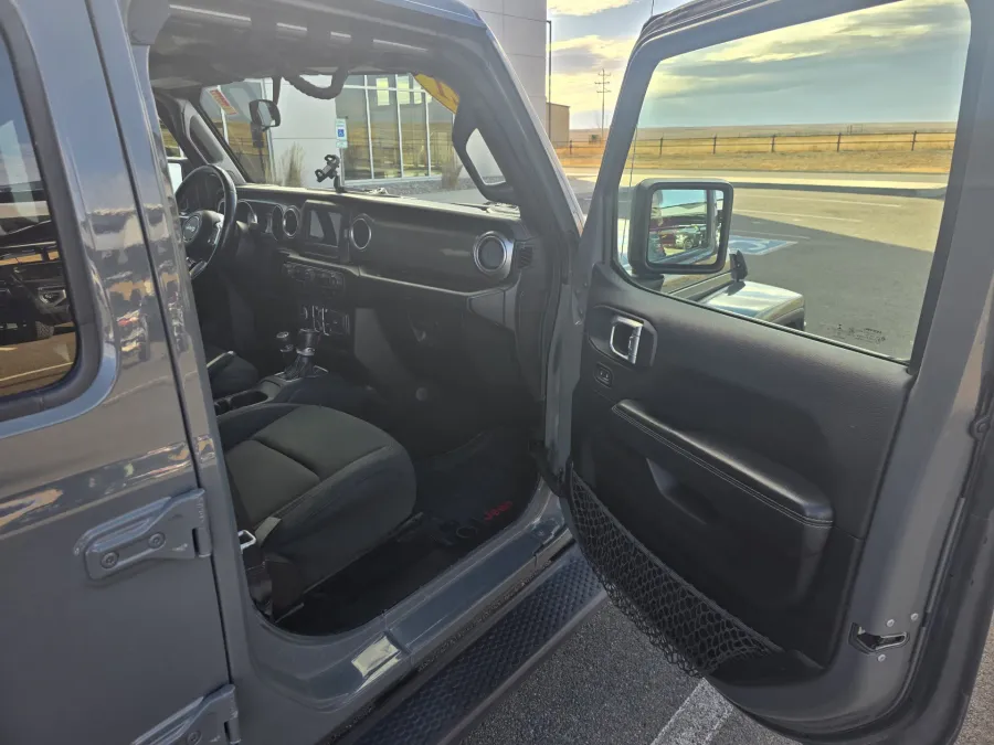 2021 Jeep Wrangler Unlimited Sahara | Photo 15 of 21