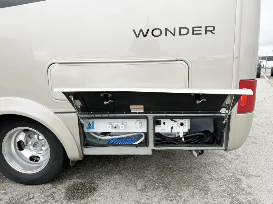 2021 Leisure Travel Van Wonder W24RL | Photo 23 of 23