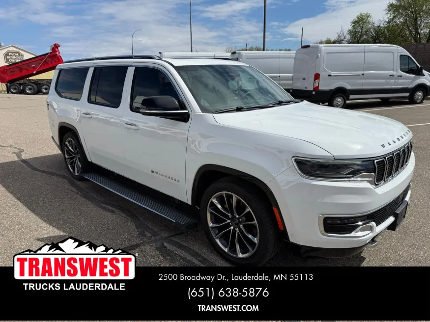 2023 Jeep Wagoneer L Series III | Photo 18 of 23