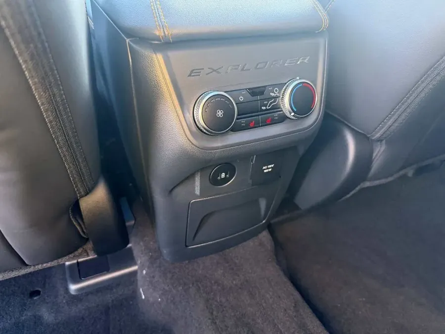 2026 Ford Explorer | Photo 31 of 32