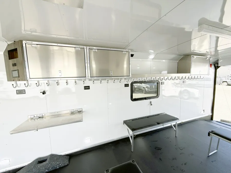 2026 Logan Coach Horse Power Burandt Edition | Photo 14 of 21