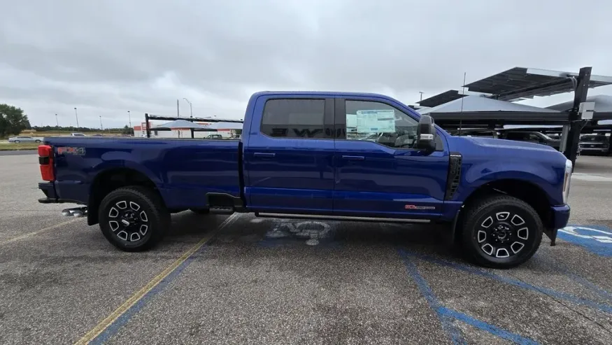 2026 Ford Super Duty F-350 | Photo 6 of 37