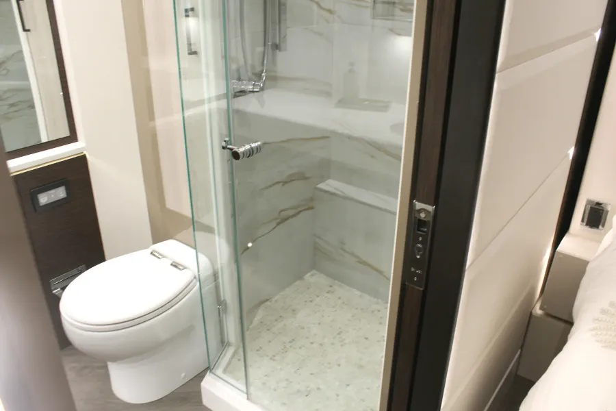 2023 Emerald Prevost H3-45 Triple Slide | Photo 16 of 22