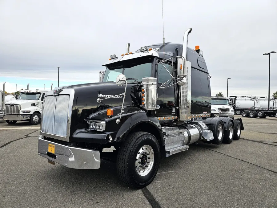 2021 Western Star 4900SA | Photo 1 of 29