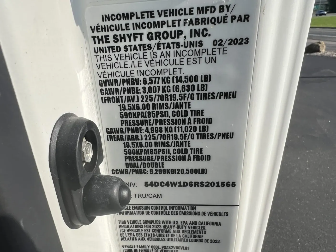 2024 Isuzu NPR | Photo 4 of 14