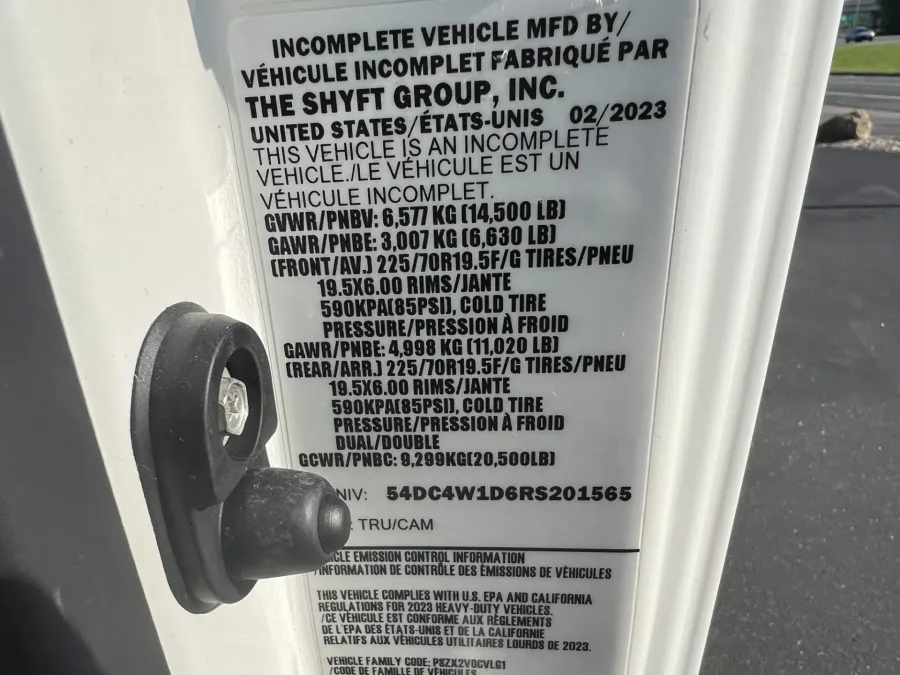 2024 Isuzu NPR | Photo 4 of 14