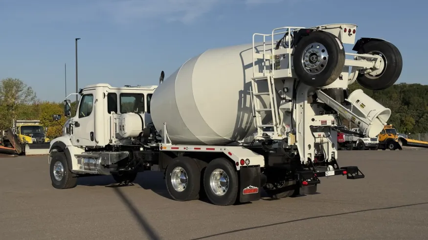 2026 Western Star 47X | Photo 3 of 15