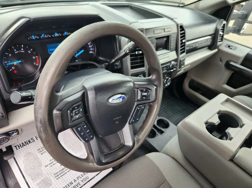 2019 Ford Super Duty F-350 SRW | Photo 7 of 30
