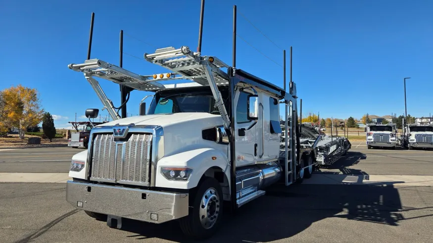 2025 Western Star 49X | Photo 1 of 43