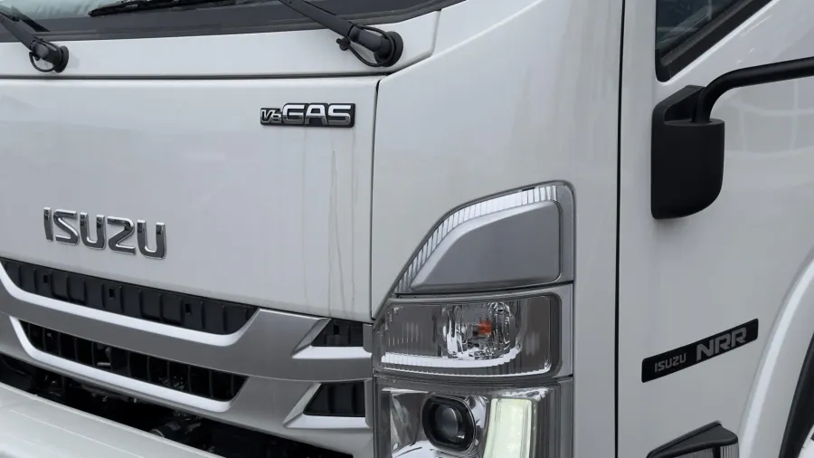 2025 Isuzu NRR GAS | Photo 11 of 21