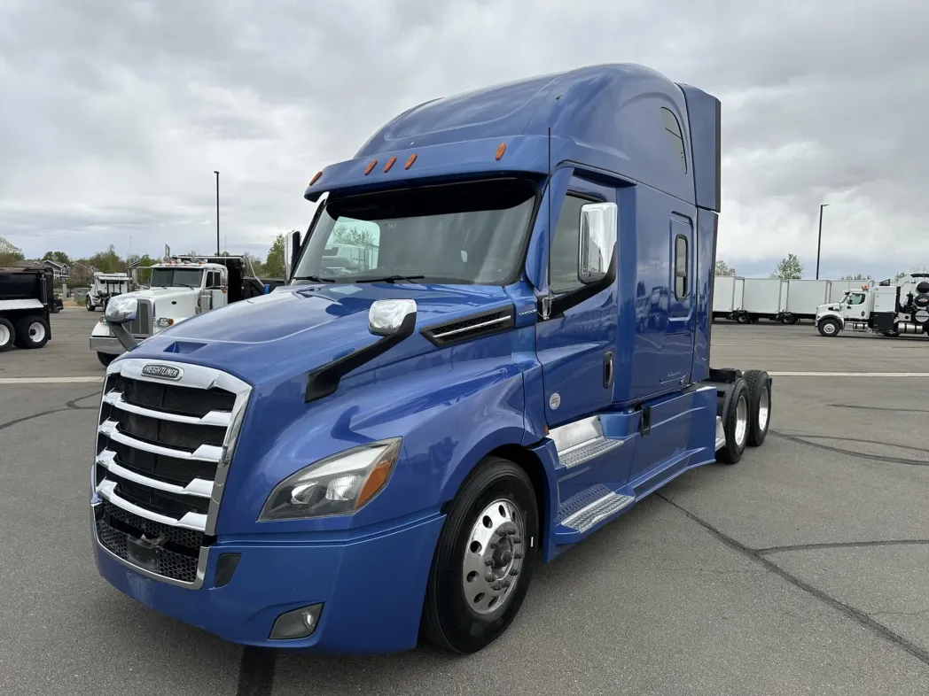 2023 Freightliner Cascadia 