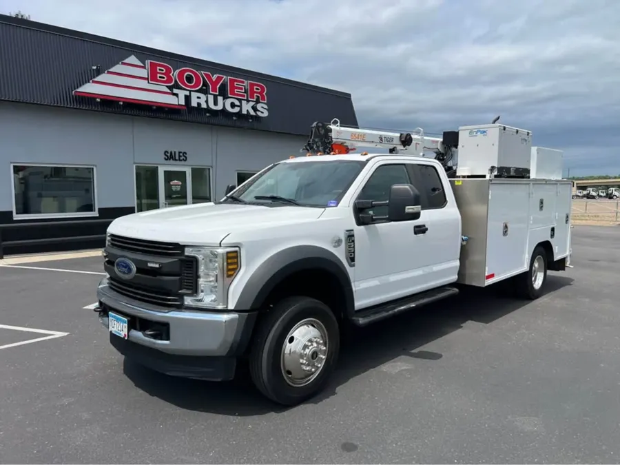 2018 Ford Super Duty F-550 XL | Photo 1 of 21
