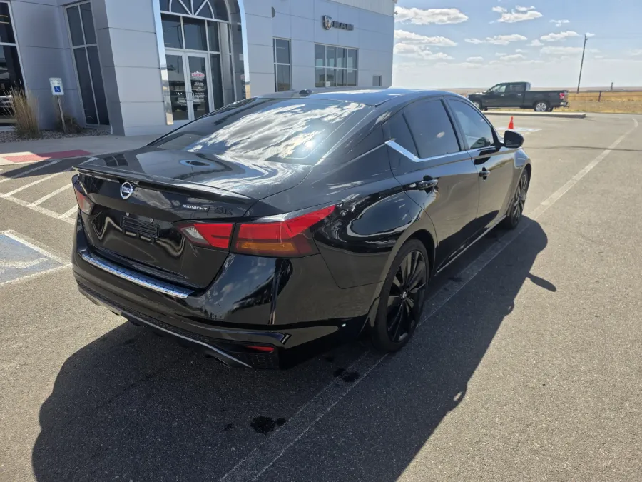 2022 Nissan Altima 2.5 SR | Photo 7 of 23