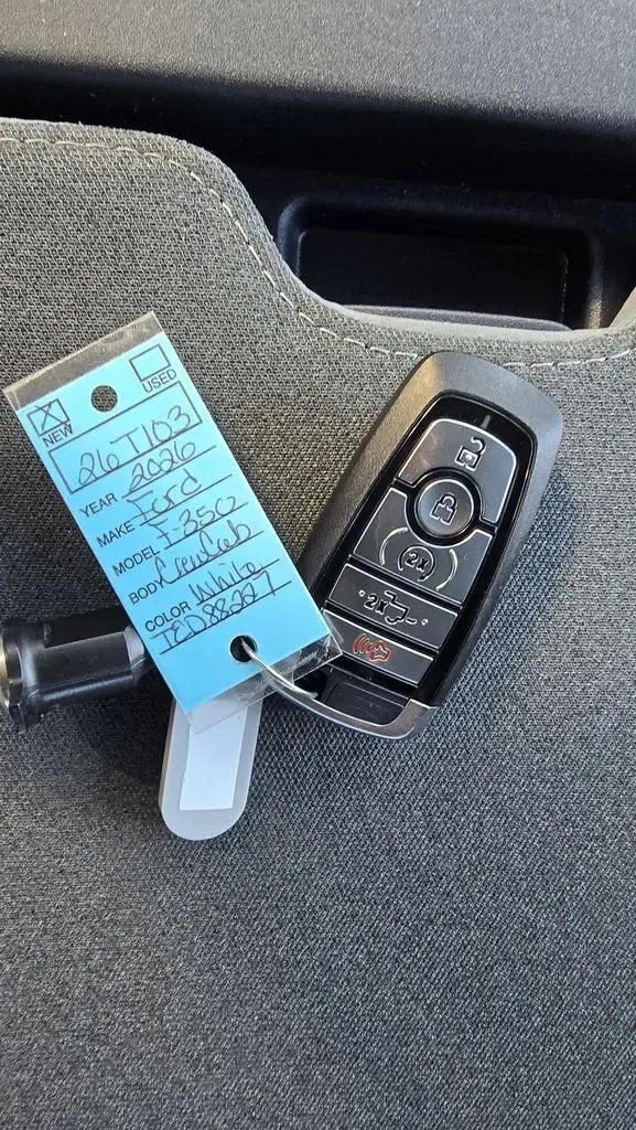 2026 Ford Super Duty F-350 | Photo 23 of 28