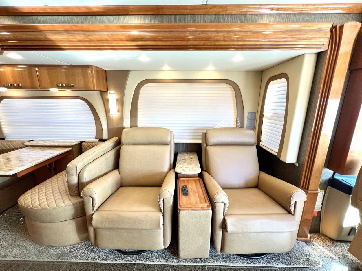 2014 Newmar King Aire 4593 | Photo 7 of 34