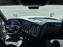 2022 Freightliner Cascadia 126 | Thumbnail Photo 20 of 24