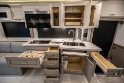 2026 Newmar Supreme Aire 4505 | Thumbnail Photo 18 of 27