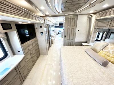 2023 Newmar London Aire 4569 | Thumbnail Photo 25 of 42