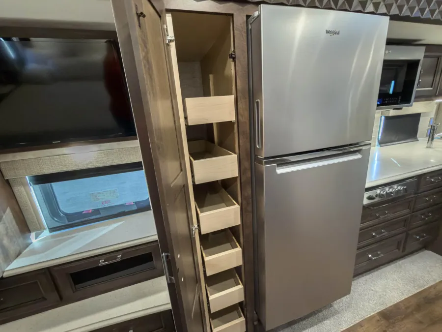 2023 Newmar Bay Star 3408 | Photo 18 of 38