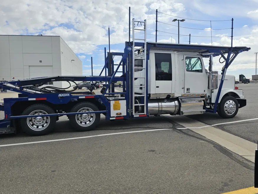 2021 Western Star 4900FA | Photo 4 of 30