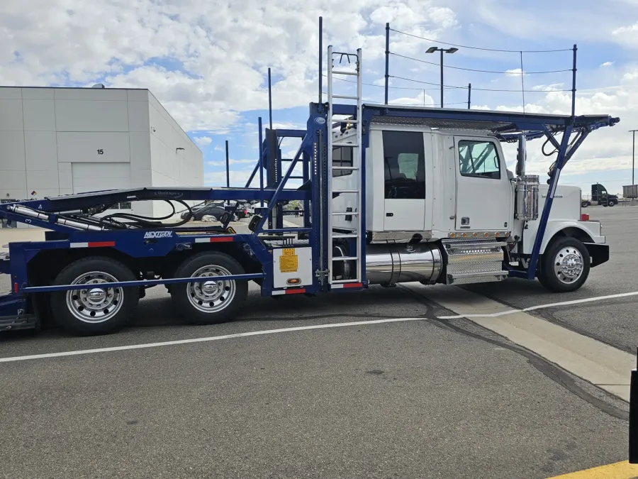2021 Western Star 4900FA | Photo 4 of 30