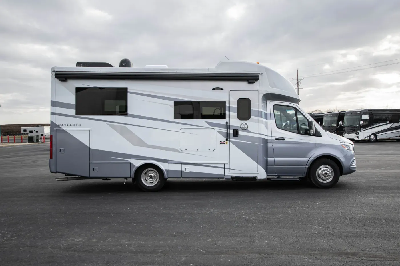 2026 Tiffin Wayfarer 25XLW | Photo 3 of 20