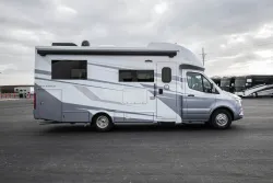 2026 Tiffin Wayfarer 25XLW | Thumbnail Photo 3 of 20