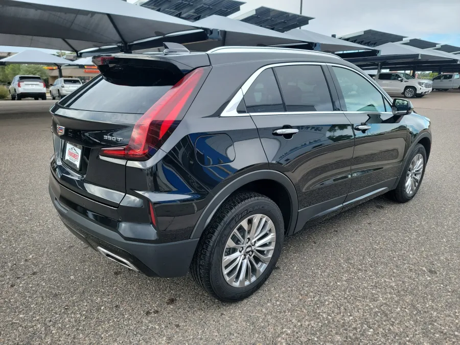 2024 Cadillac XT4 AWD Premium Luxury | Photo 6 of 19