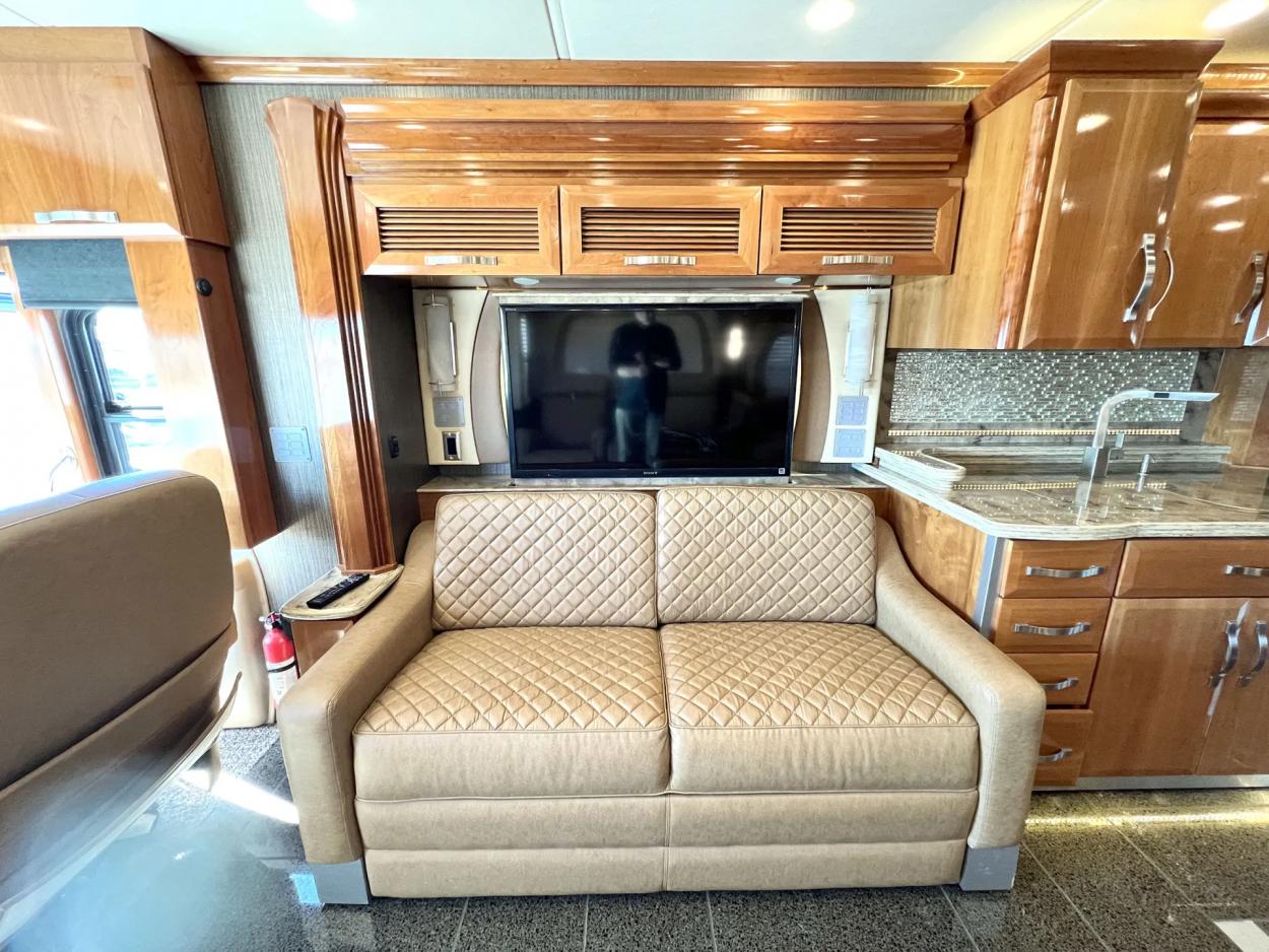 2014 Newmar King Aire 4593 | Photo 9 of 34