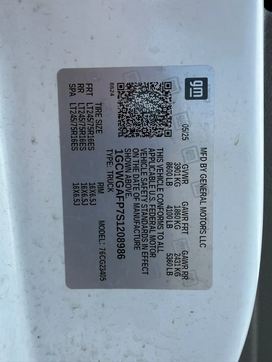 2025 Chevrolet Express 2500 Work Van | Photo 18 of 21