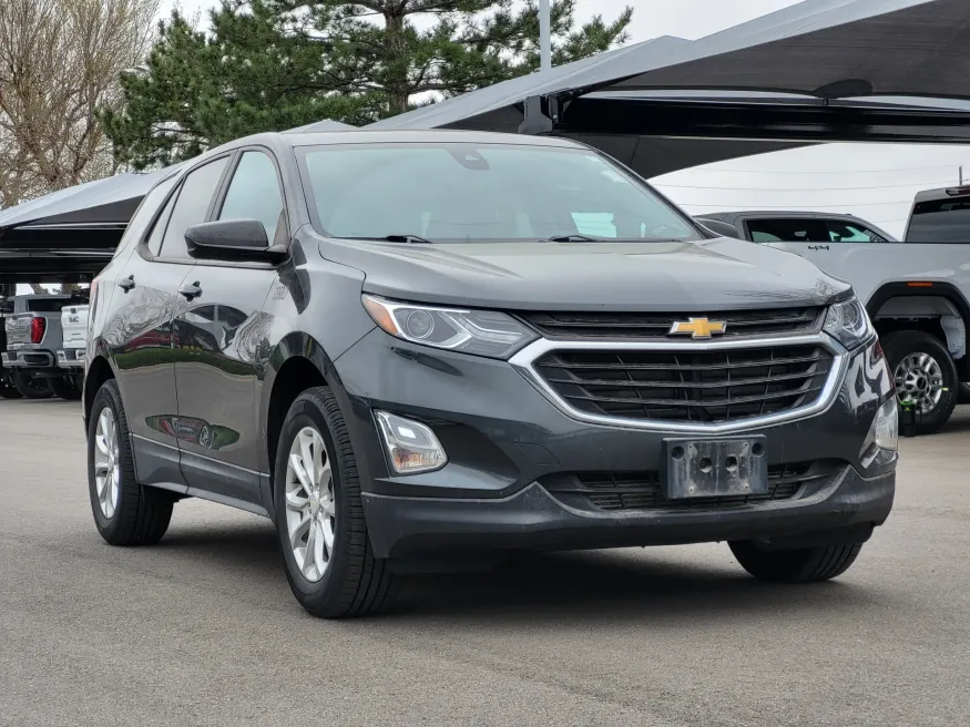 2021 Chevrolet Equinox LS | Photo 2 of 25