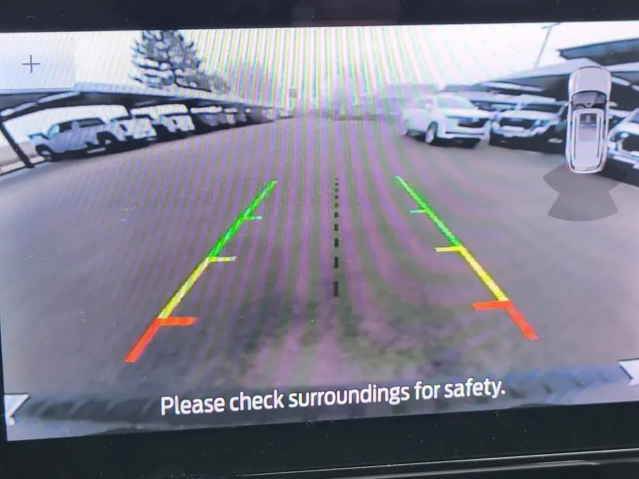 2023 Ford Explorer XLT | Photo 15 of 32