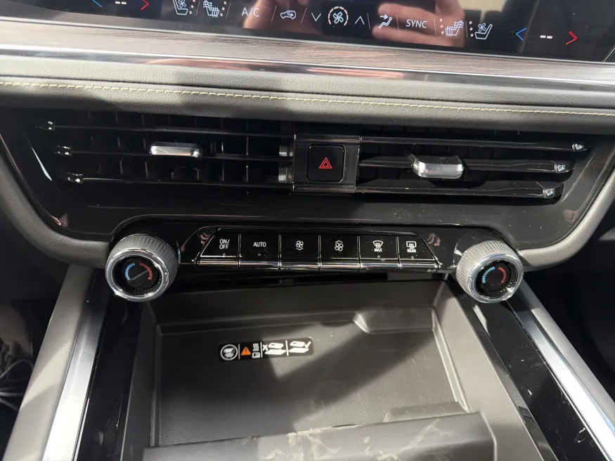 2026 Chevrolet Suburban Premier | Photo 20 of 23