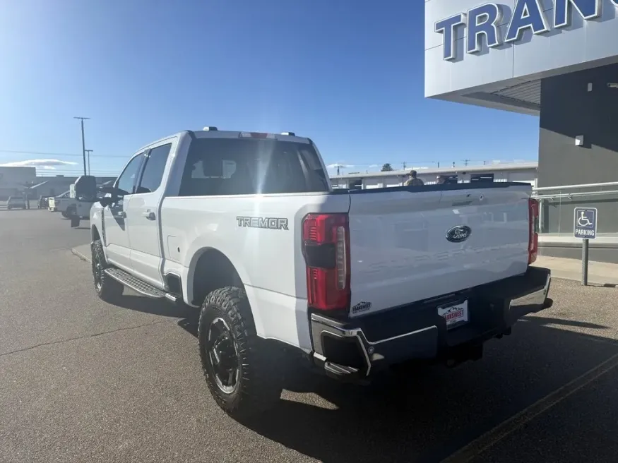 2026 Ford Super Duty F-350 | Photo 5 of 23