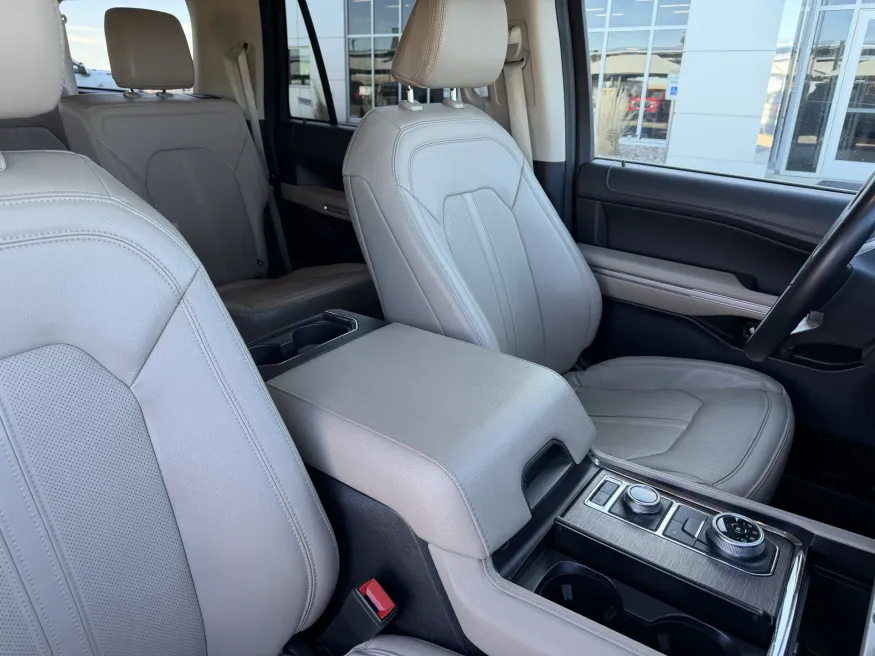 2024 Ford Expedition Max Limited | Photo 17 of 25