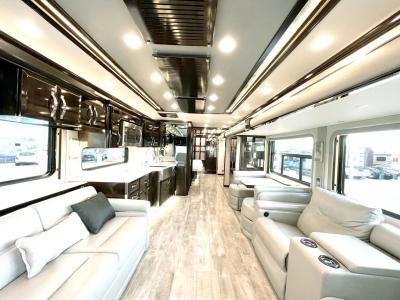 2020 Newmar King Aire 4531 | Thumbnail Photo 3 of 42