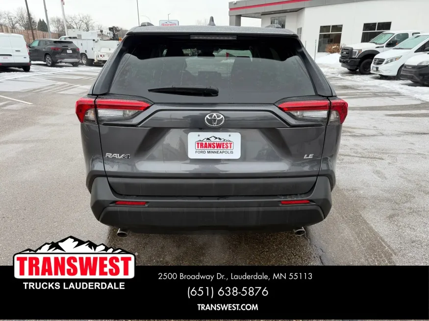 2021 Toyota RAV4 LE | Photo 3 of 23