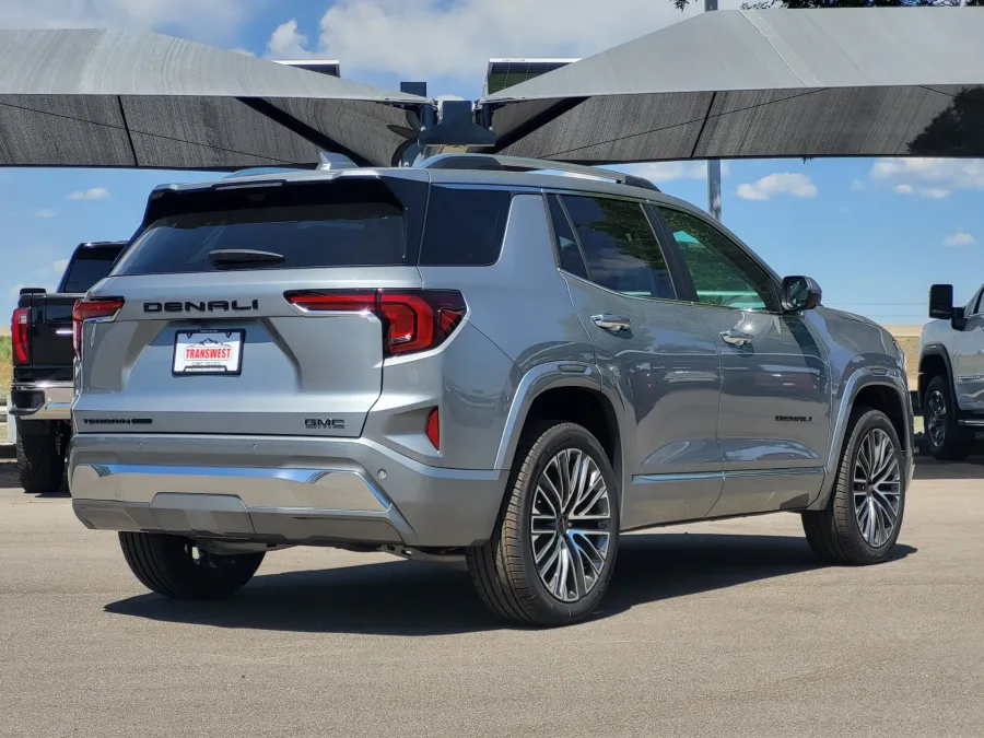 2026 GMC Terrain Denali | Photo 6 of 25