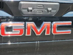 2024 GMC Sierra 2500HD Denali | Thumbnail Photo 10 of 25